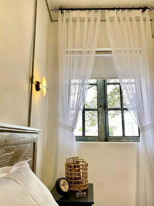 Апартаменты Le Bijou Chic In The Heart Of Saigon Charm With View Хошимин Экстерьер фото