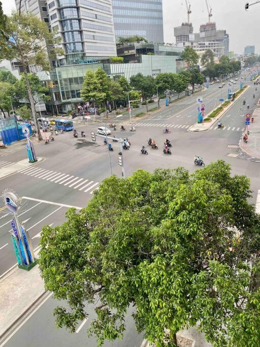 Апартаменты Le Bijou Chic In The Heart Of Saigon Charm With View Хошимин Экстерьер фото
