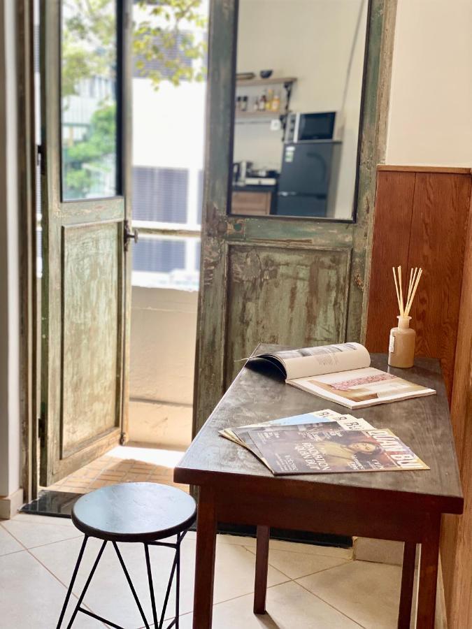 Апартаменты Le Bijou Chic In The Heart Of Saigon Charm With View Хошимин Экстерьер фото